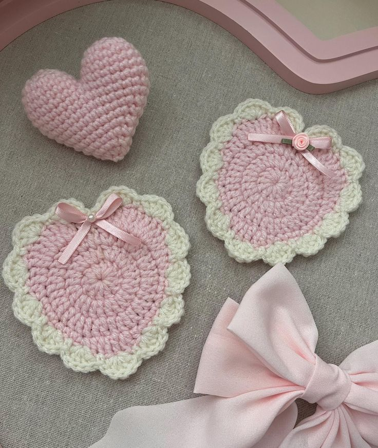 Heart shape cup holder