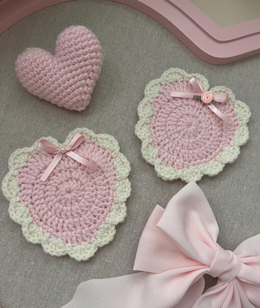 Heart shape cup holder