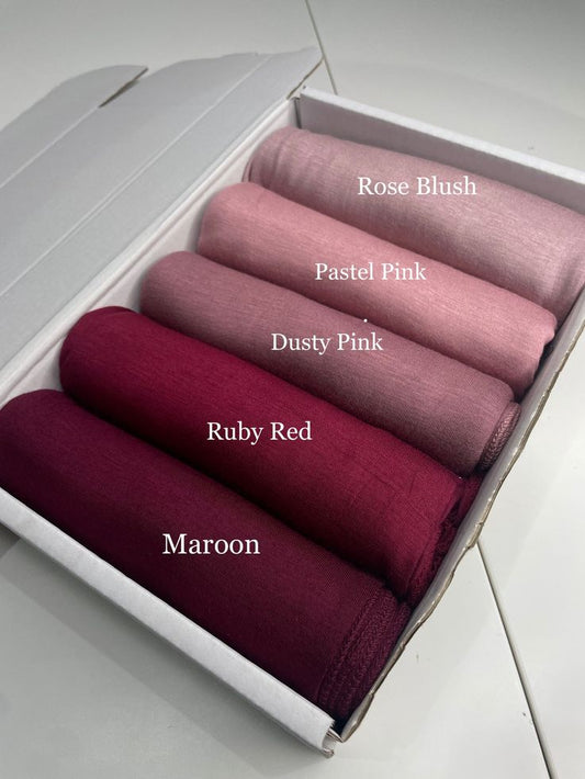 Bundle of 5 scarfs