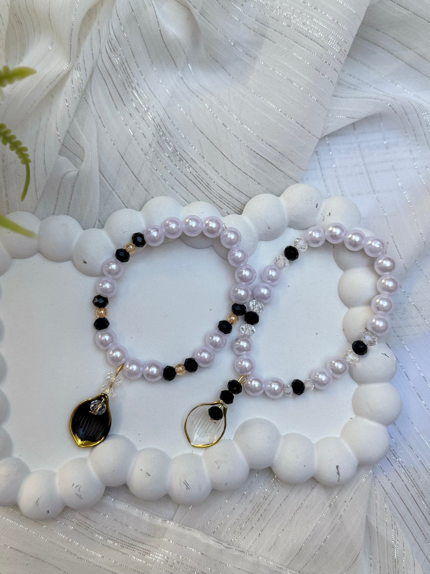 Besties Pair hand charm